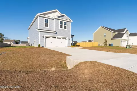 209 Shadow Grass Ct, Stella, NC 28582 photo 3