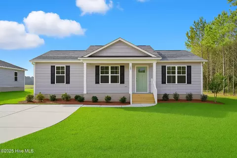 187 Page St, Teachey, NC 28464