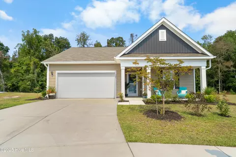 307 Azimuth Dr, Surf City, NC 28445