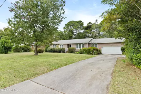405 Brookshire Ln, Wilmington, NC 28409