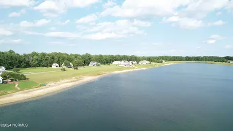 317 Schooner Landing Dr, Edenton, NC 27932