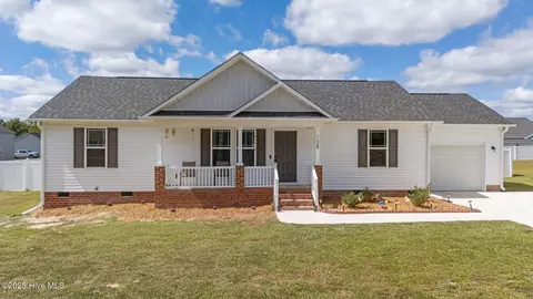128 Chase Dr, Snow Hill, NC 28580