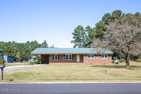 205 Culbreth St, Roseboro, NC 28382