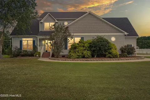 102 Tideland Dr, Elizabeth City, NC 27909