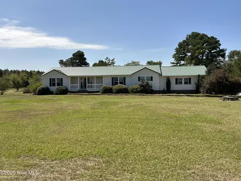 769 Guyton Rd, Bladenboro, NC 28320