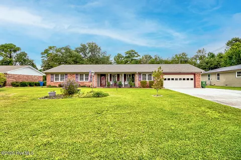 410 Jeb Stuart Dr, Wilmington, NC 28412