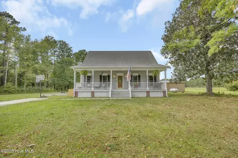 2625 Chauncey Town Rd, Lake Waccamaw, NC 28450