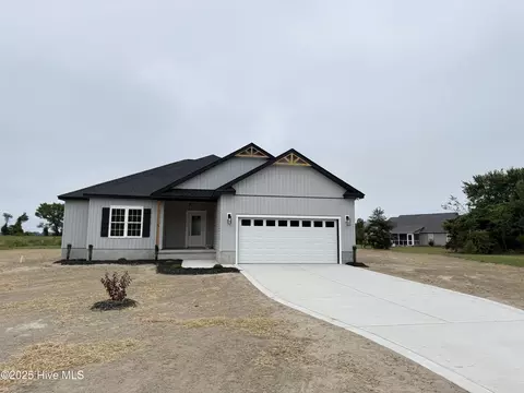 154 Planters Walk Dr, Snow Hill, NC 28580