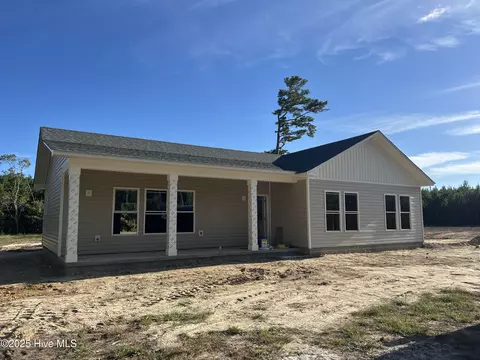 131 Dot Sears Dr, Grandy, NC 27939