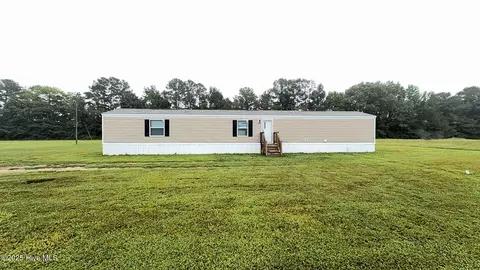 233 Meadow Dr, Rich Square, NC 27869