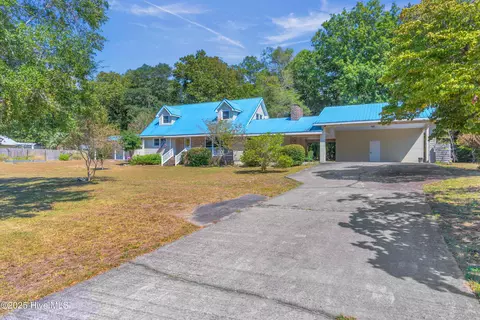 2562 Bessemer Dr SW, Supply, NC 28462