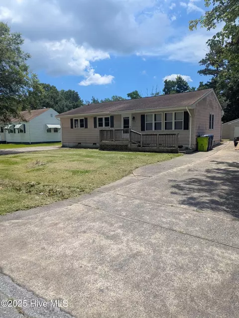 233 Kenneth Blvd, Havelock, NC 28532