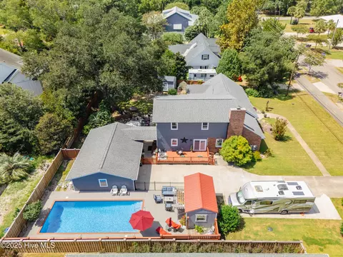 607 Cape Fear Blvd, Carolina Beach, NC 28428
