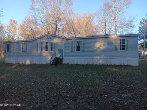 131 Lick Creek Dr, Carthage, NC 28327