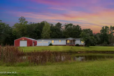 266 Morse Dr, Hubert, NC 28539