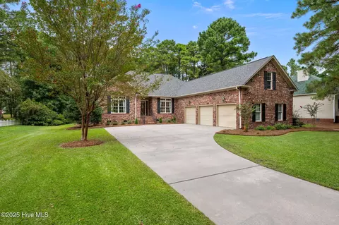 909 Sawgrass Ct, New Bern, NC 28560
