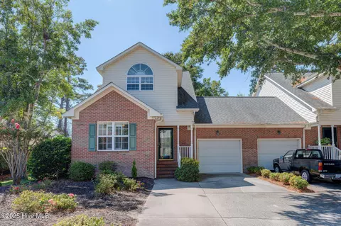 109 Lighthouse Dr, Carolina Beach, NC 28428