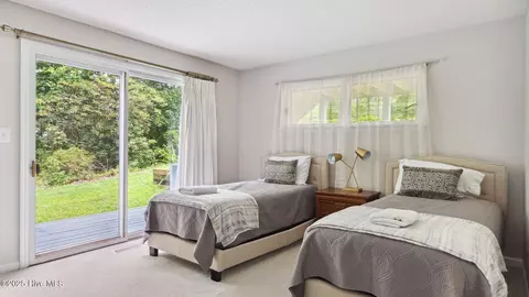Bedroom - 145 Turtle Point Rd, Pinehurst, NC 28374 photo 8 of 9