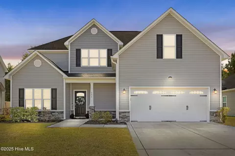 151 Cavalier Dr, Jacksonville, NC 28546