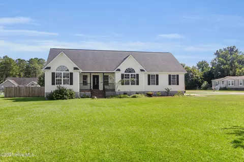 100 Cooper Lee Dr, Newport, NC 28570