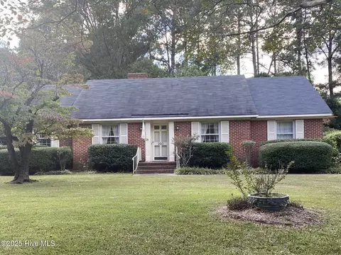 203 Brentwood Dr N, Wilson, NC 27893
