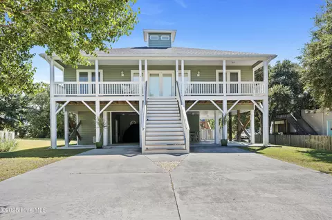 10503 Island Cir, Emerald Isle, NC 28594