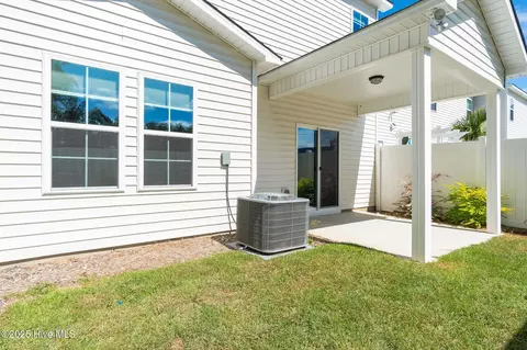 Exterior - 110 Bridge Point Cir, Cedar Point, NC 28584 photo 6 of 8