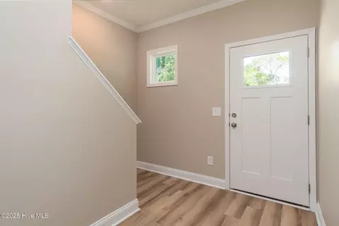 Entry Way - 110 Bridge Point Cir, Cedar Point, NC 28584 photo 2 of 4