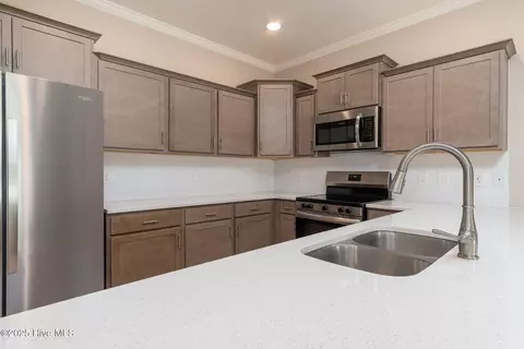 Kitchen - 110 Bridge Point Cir, Cedar Point, NC 28584 photo 3 of 5