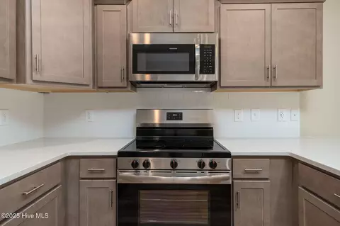 Kitchen - 110 Bridge Point Cir, Cedar Point, NC 28584 photo 5 of 5