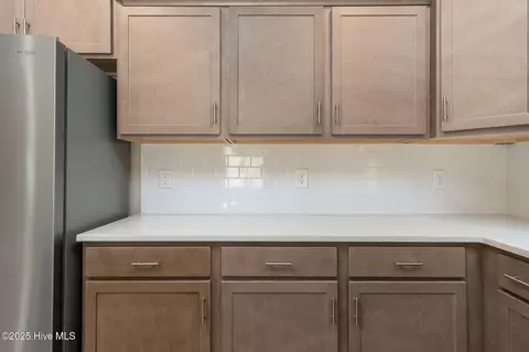 Kitchen - 110 Bridge Point Cir, Cedar Point, NC 28584 photo 4 of 5