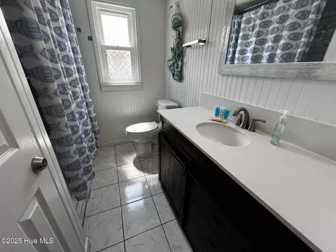 Bath - 105 W Avalon Dr, Kill Devil Hills, NC 27948 photo 1 of 3