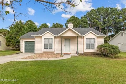 2618 Brookfield Dr, Midway Park, NC 28544