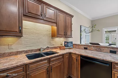 Kitchen - 7 Stanton Cir, Pinehurst, NC 28374 photo 2 of 2