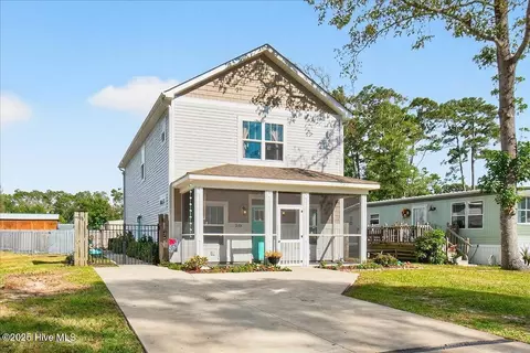 218 NE 76th St, Oak Island, NC 28465