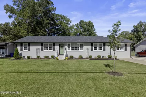 3012 Northwoods Dr, Jacksonville, NC 28540