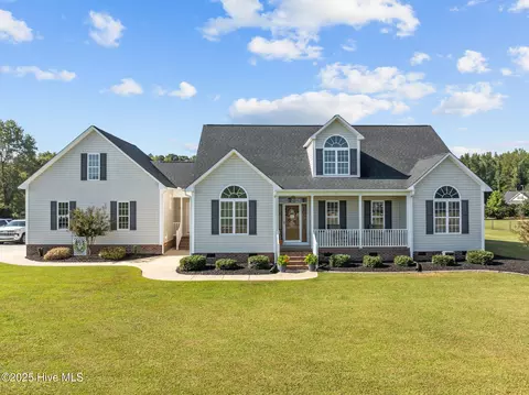 4009 First St, Farmville, NC 27828