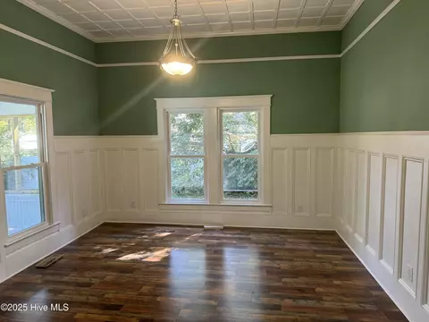 306 E Main St, Whitakers, NC 27891 photo 6