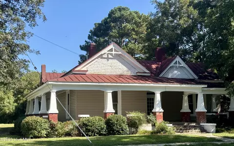306 E Main St, Whitakers, NC 27891