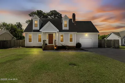 419 Raintree Rd, Jacksonville, NC 28540