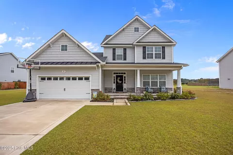 915 Arbor Rose Dr, Greenville, NC 27858