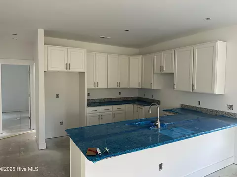 111 Colbert Ln, Hampstead, NC 28443 photo 5