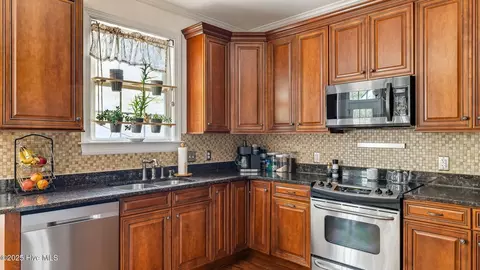 Kitchen - 8 Lodge Pole Ln, Pinehurst, NC 28374 photo 3 of 4