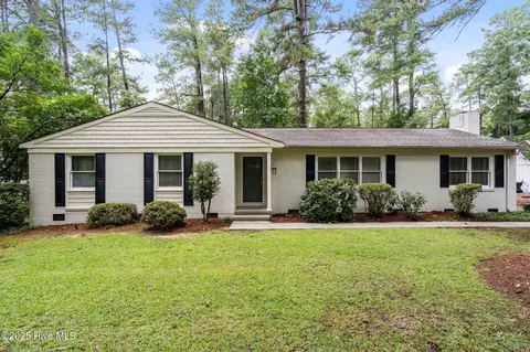 50 Wildwood Ct, Southern Pines, NC 28387