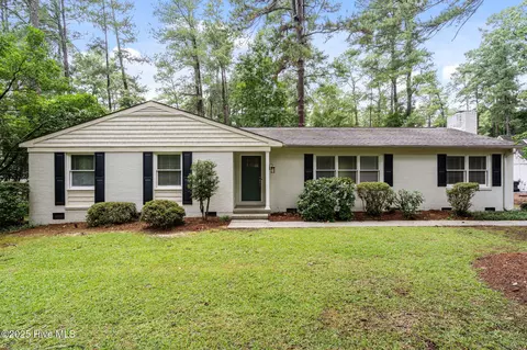 50 Wildwood Ct, Southern Pines, NC 28387