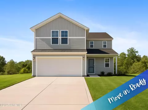 2141 Purebred Cir, Hope Mills, NC 28348