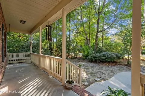 Exterior - 109 E Sanderling Cir, Hampstead, NC 28443 photo 5 of 11