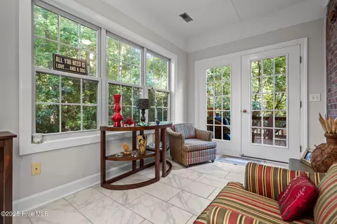 Exterior - 109 E Sanderling Cir, Hampstead, NC 28443 photo 7 of 11