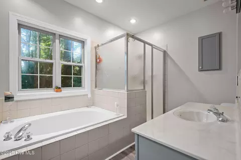 Bath - 109 E Sanderling Cir, Hampstead, NC 28443 photo 1 of 3
