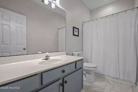 Bath - 109 E Sanderling Cir, Hampstead, NC 28443 photo 3 of 3